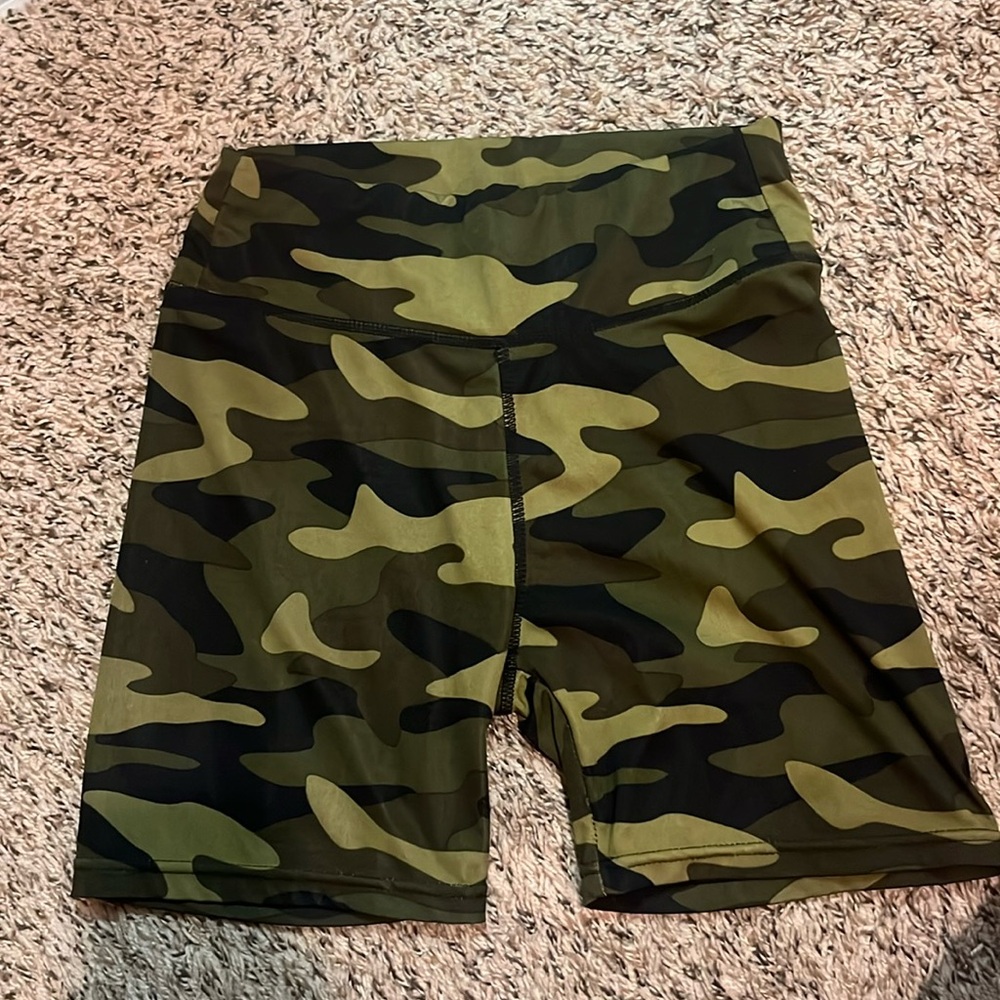 WORKOUT SHORTS